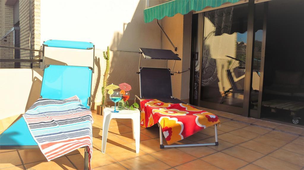 Claire Seaview & Beach-Apartment Монгат Екстер'єр фото