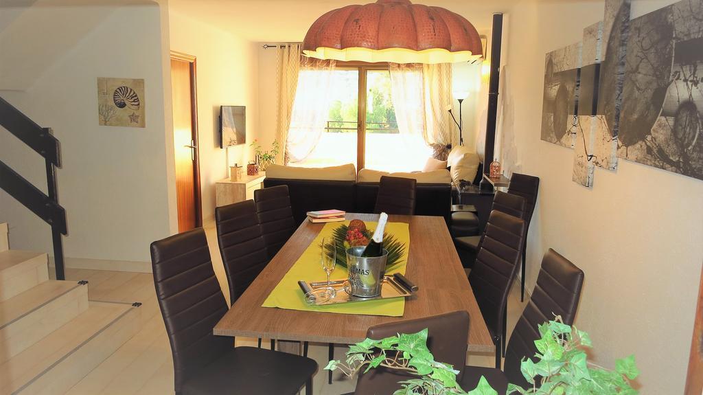 Claire Seaview & Beach-Apartment Монгат Екстер'єр фото